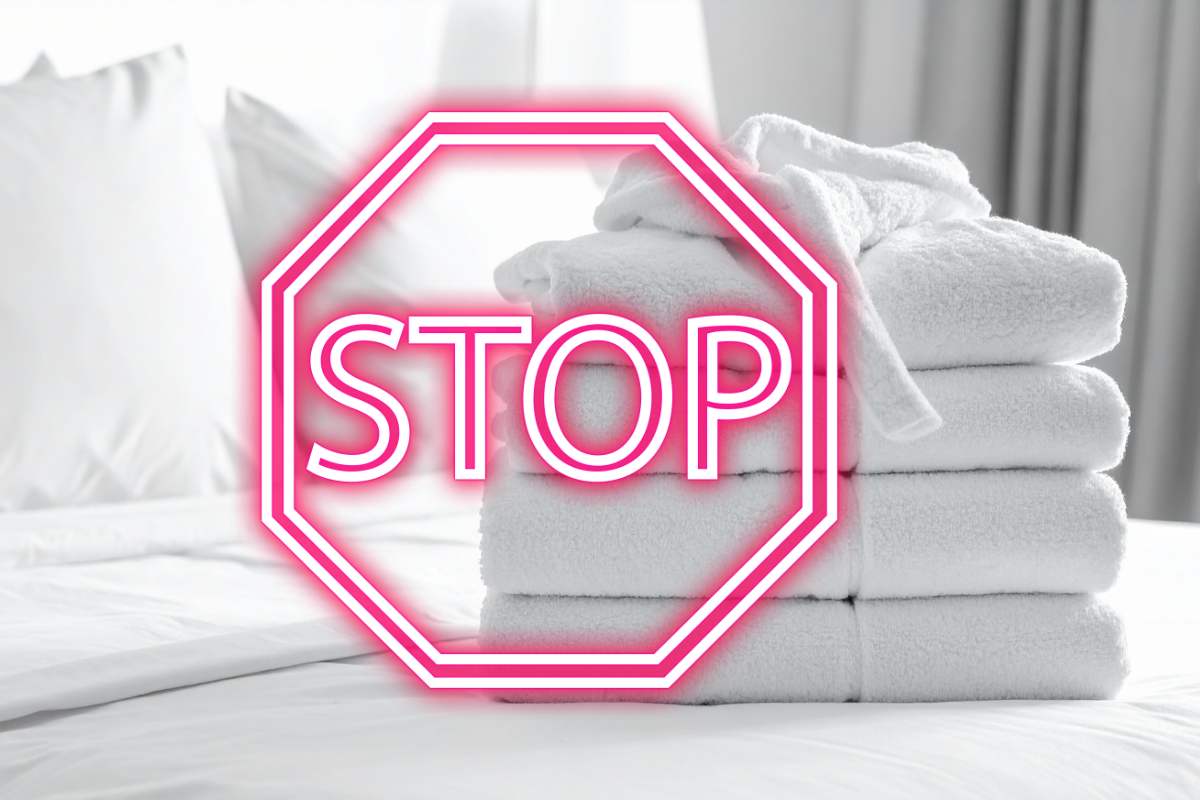 accappatoio piegati e divieto rosso