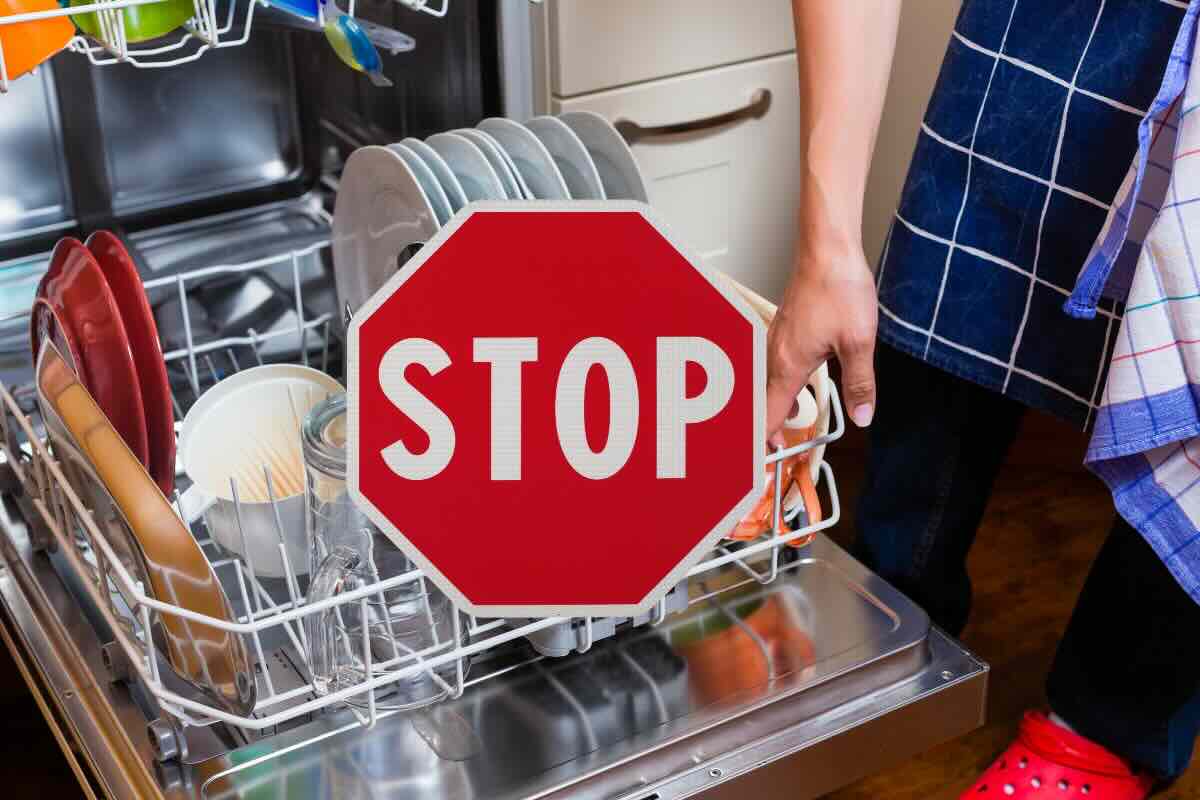 Lavastoviglie addio: la soluzione pratica che rende la cucina più ordinata e spaziosa